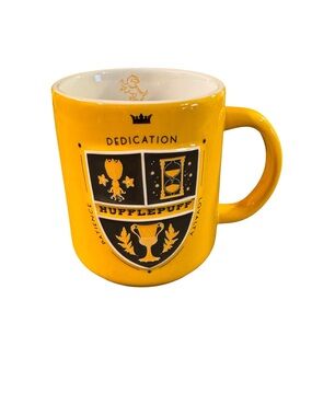 The Wizarding World of Harry Potter -  Hufflepuff cup.